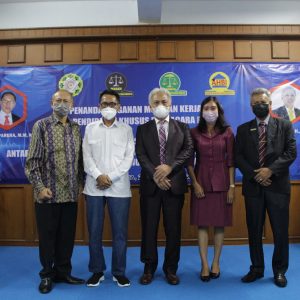 Penandatanganan Kerja Sama antara Dekan Fakultas Hukum UP45 dan Direktur Akademi Hukum dan Bisnis Indonesia Jakarta