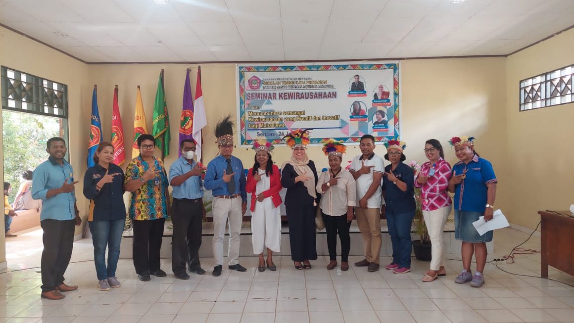 Seminar Kewirausahaan di STIPER Papua
